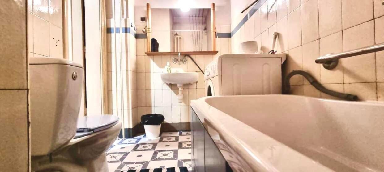 شقة Studio Retro Next To The Market Square In كراكوفيا المظهر الخارجي الصورة